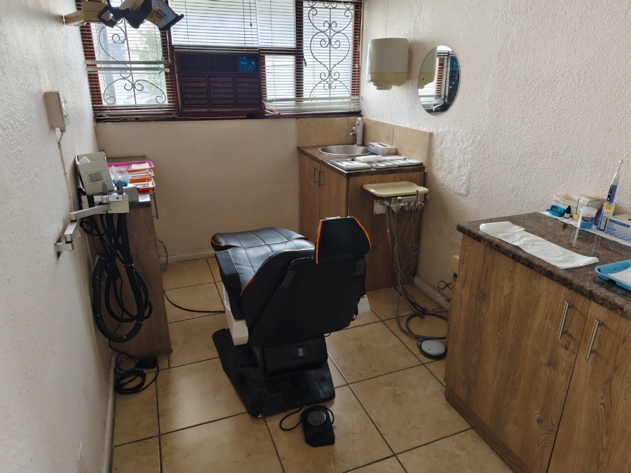 Commercial Property for Sale in Amstelhof Western Cape